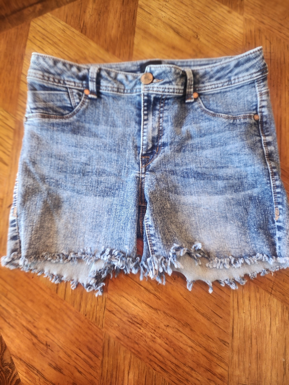 1822 Denim Light Blue Frayed Hem High-Rise Jean Shorts